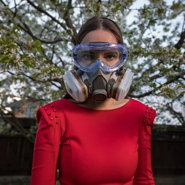 Jong Mooi Meisje Portret Een Masker Met Mate Van Bescherming — Stockfoto