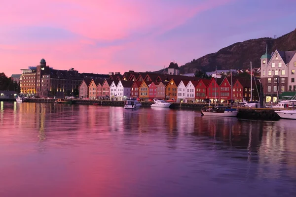 Zachód słońca w Bergen, Norwegia — Zdjęcie stockowe