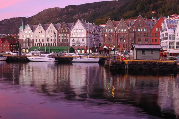 Zachód słońca w Bergen, Norwegia — Zdjęcie stockowe