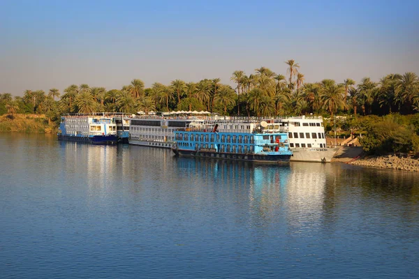 Βάρκες στο Λούξορ της Αιγύπτου — Φωτογραφία Αρχείου