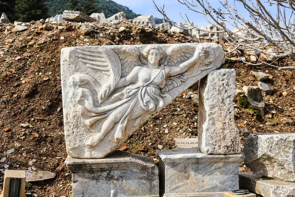Nike goddess of Victory at the Ruins in Ephesus, Turkey — Stock Photo, Image