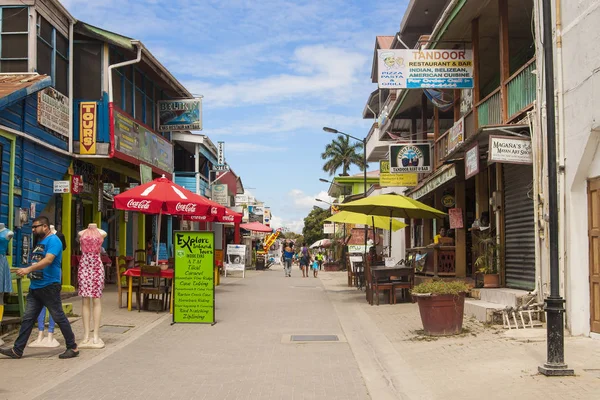 Wichtigsten touristischen straße in san ignacio, belize — Stockfoto