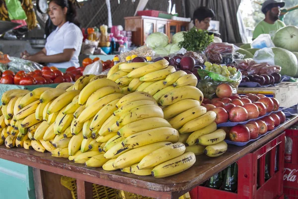 San Ignacio selger frukt og grønnsaker – stockfoto