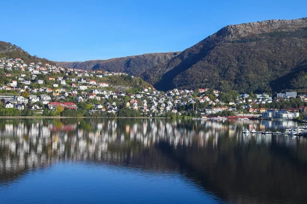 Sognefjord sahne, Norveç, Scandinavia nın için şehir — Stok fotoğraf