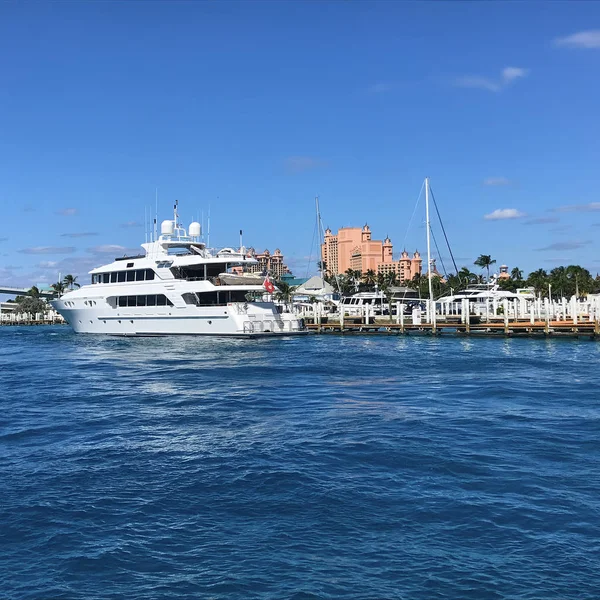 Sobre el agua en Nassau, Bahamas en el Caribe —  Fotos de Stock