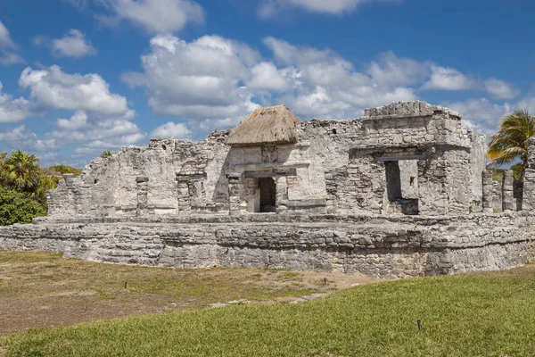 Ruiny w mieście Tulum, Meksyk — Zdjęcie stockowe