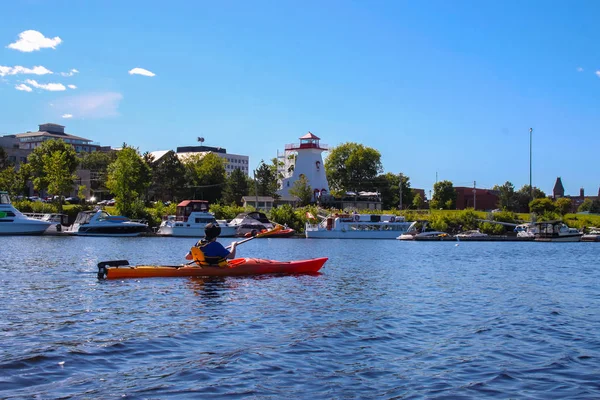 Kayak n Fredericton en el río Saint John, Nuevo Brunswick , — Foto de Stock