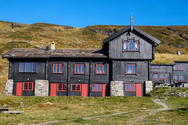 Kırsal Norveç'te inşa siyah — Stok fotoğraf