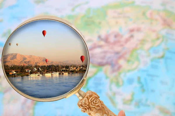 Ψάχνουν στην αερόστατα θερμού αέρα στο Λούξορ Αίγυπτος στην Ανατολή του ηλίου — Φωτογραφία Αρχείου