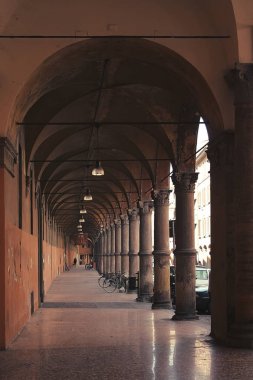 İtalya Bologna antik portikolardan