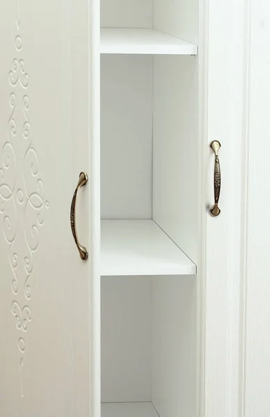 Genişletilmiş biçimde dolap