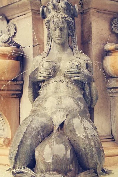 Neptün Çeşmesi. Bologna. İtalya