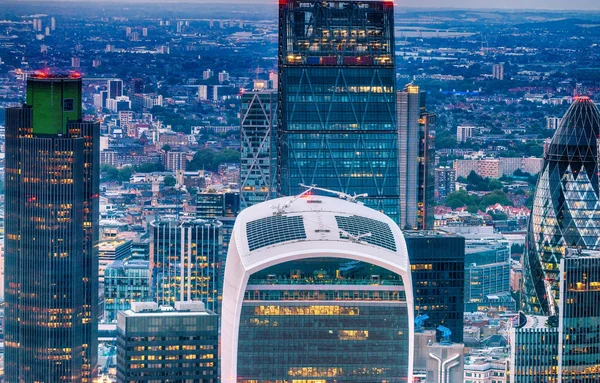 Oficina de Negocios de Rascacielos, Edificio corporativo en London City, E —  Fotos de Stock