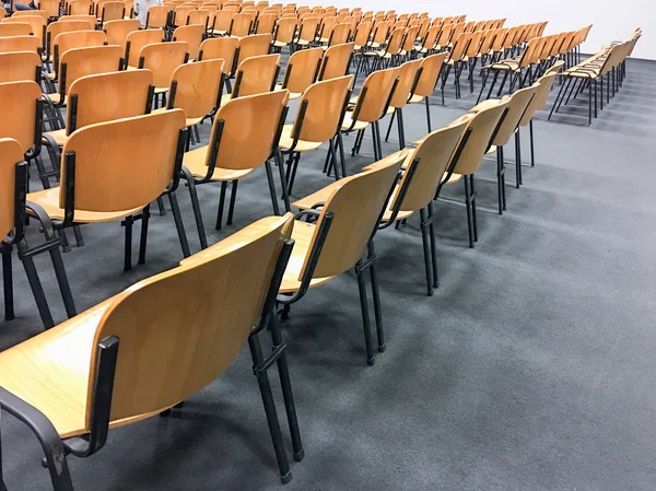 Chaises dans une salle de réunion — Photo