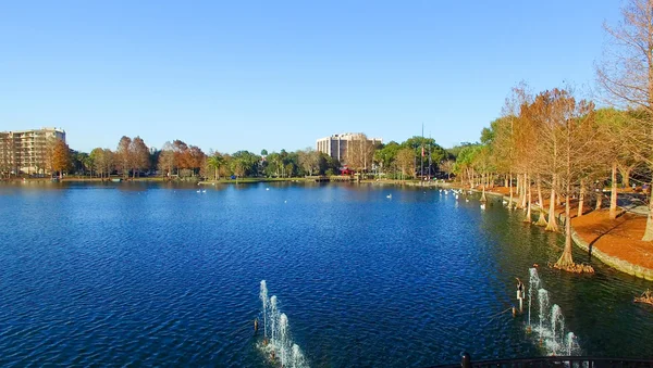 Vackra Flygfoto över Orlando skyline över Lake Eola, Florida — Stockfoto