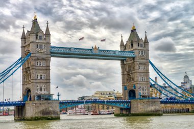 Londra Kule Köprüsü