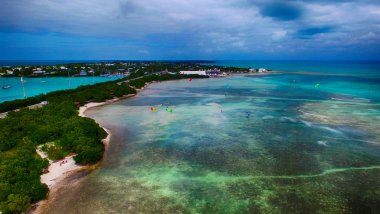 Islamorada sahil ve okyanus, Florida - ABD havadan görünümü