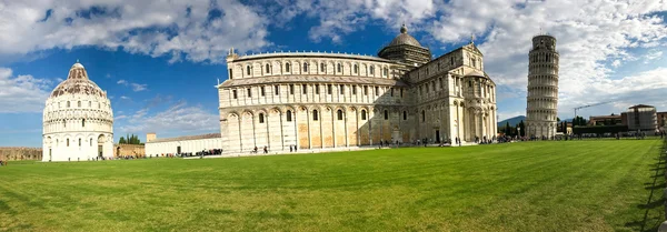 Detalj av Miracles Square i Pisa en solig dag, Toscana - Ital — Stockfoto