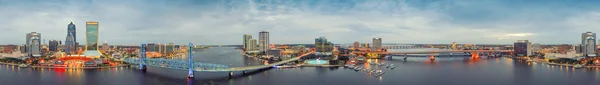 Vista aérea panorámica de Jacksonville en una hermosa noche — Foto de Stock