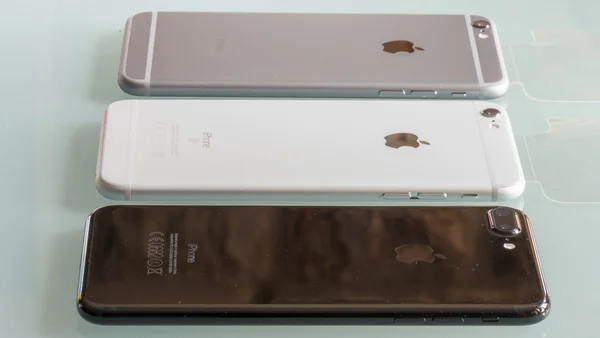 PISA - OCTOBRE 2016 : Trois iPhones en comparaison. Le nouveau 7 plus — Photo