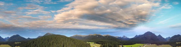 Antennenbild der Dolomiten, val visdende, cadore - Italien — Stockfoto