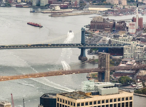 Manhattan ve Brooklyn köprüler gökten — Stok fotoğraf