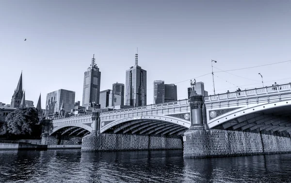 Melbourne cidade, uma das cidades mais habitáveis do mundo em Vi — Fotografia de Stock