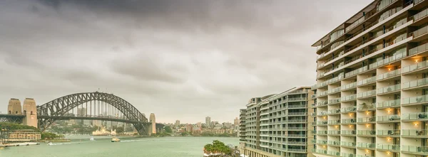 Sydney Harbour Bridge van Circular Quay — Stockfoto