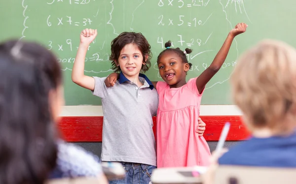 Working together at elementary school. Integration and multi eth — Stock Photo, Image