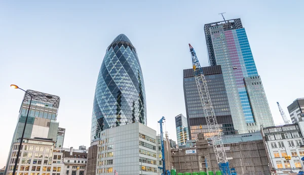 LONDON - JUNE 29, 2015: Buildings of the City. This is a busines — Stock Photo, Image