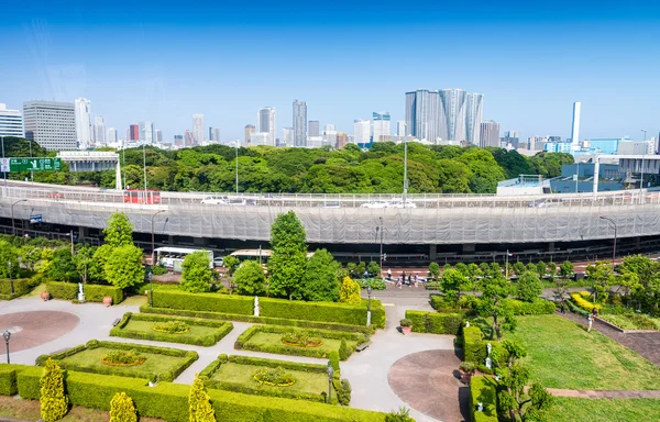 Byggnader och parker av Tokyo från tunnelbanan — Stockfoto