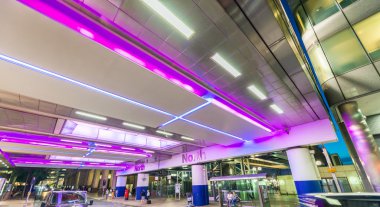 London - 29 Haziran 2015: Canary Wharf, Modern binalar. Kanarya