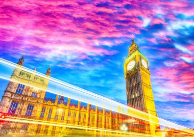 Londra, İngiltere. Günbatımı üzerinde Westminster Sarayı
