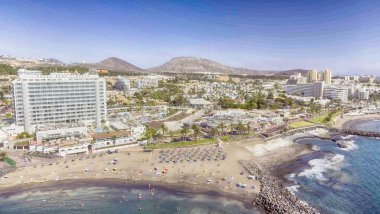 Tenerife, İspanya - 7 Eylül 2016: Playa de Las havadan görünümü