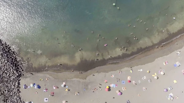 Vista aérea de la hermosa playa en verano — Foto de Stock