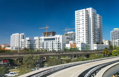 Miami gökdelenler. Güzel bir şehir manzarası