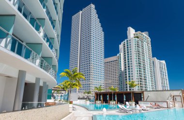 Downtown Miami gökdelenlerin muhteşem manzarası. Lüks ve holid