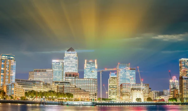 Canary Wharf buildings exterior at sunset, London - UK — Stock Photo, Image
