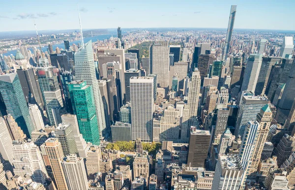 Skyskrapor från New York City vid solnedgången — Stockfoto