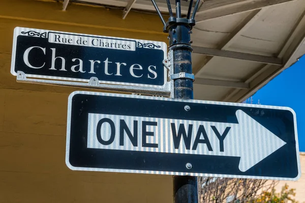 Chartres sinal de rua em Nova Orleães, LA — Fotografia de Stock