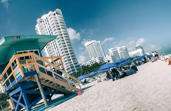 MIAMI - GENNAIO 2016: La gente si rilassa a South Beach. Miami Beach i — Foto Stock