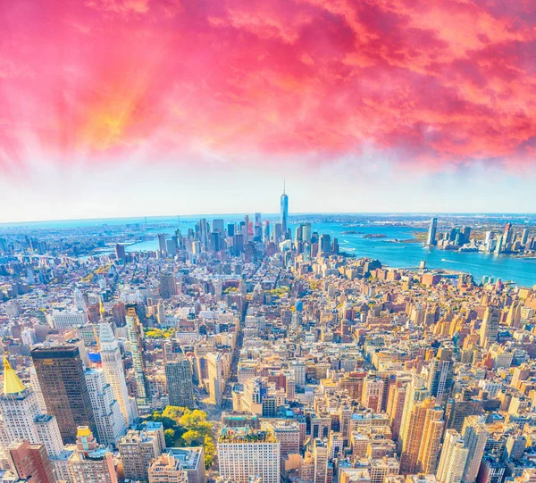 Zonsondergang uitzicht op de Skyline van New York — Stockfoto