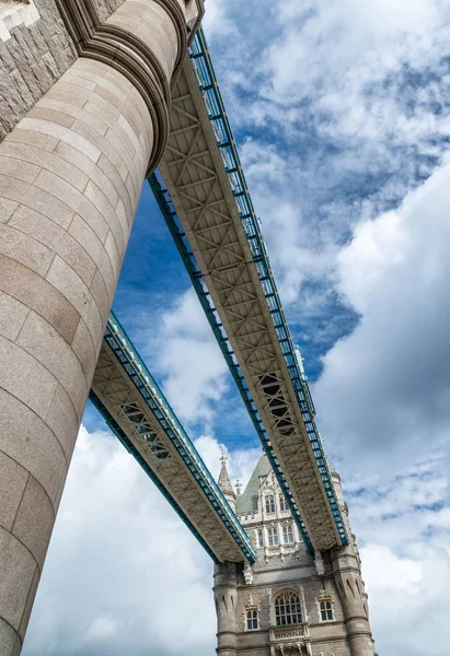 Wspaniałość Tower Bridge, Londyn — Zdjęcie stockowe