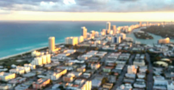 Homályos a légi felvétel a skyline Miami Beach — Stock Fotó