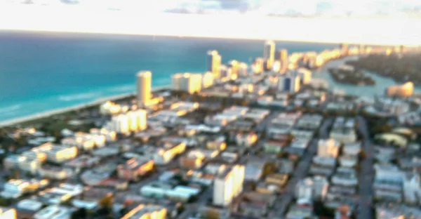 マイアミのサウスビーチ建物のぼやけた空撮 — ストック写真