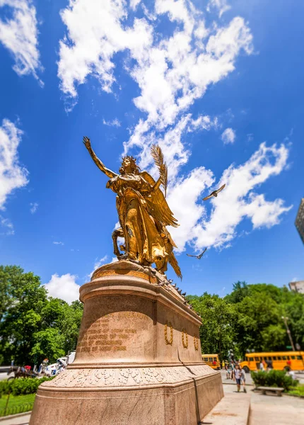 Monumento a William Sherman en la ciudad de Nueva York en la esquina de Centr —  Fotos de Stock