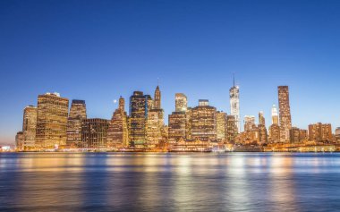 Lower Manhattan kısmının günbatımı panoramik manzarası dan görüldüğü gibi şaşırtıcı