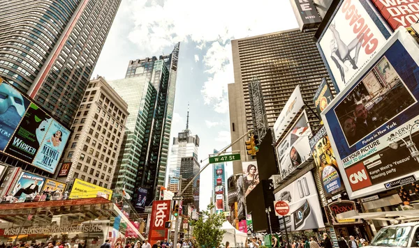New York City - czerwiec 2013: Times Square, wyposażony w Broadway — Zdjęcie stockowe