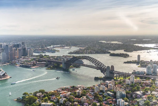 Harbour Bridge uitzicht vanaf helikopter, Sydney, Australië — Stockfoto
