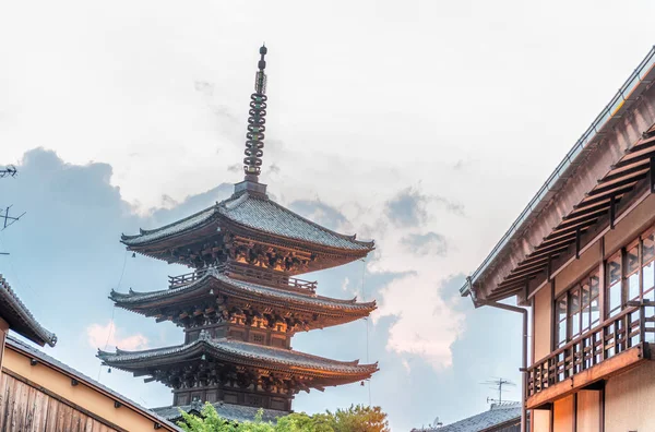 Yasaka-Pagode in der Abenddämmerung, Kyoto — Stockfoto